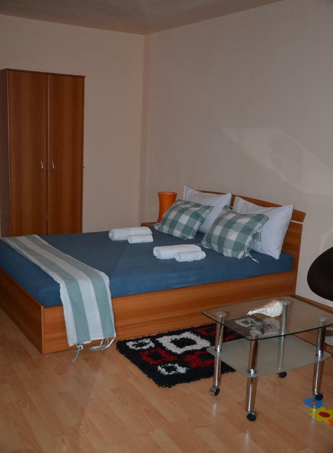 Apartemen Modern In The Heart Of *